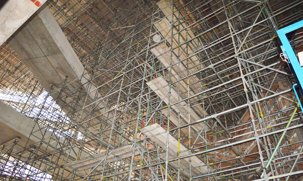 large scaffolding contractor